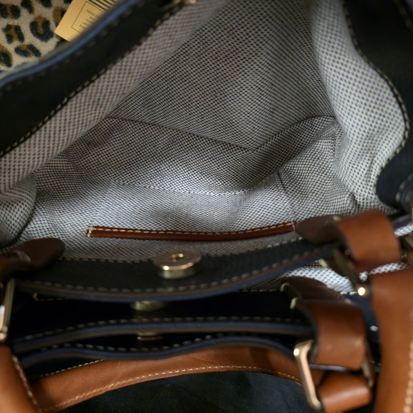 New without tags large Dooney and Bourke Dark Blue with brown trim bag. - Picture 6 of 9